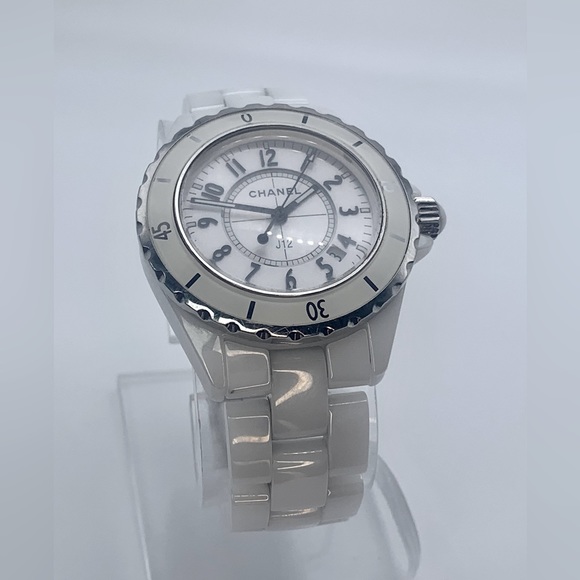 Chanel J12 white ceramic quartz wristwatch. - Picture 1 of 7